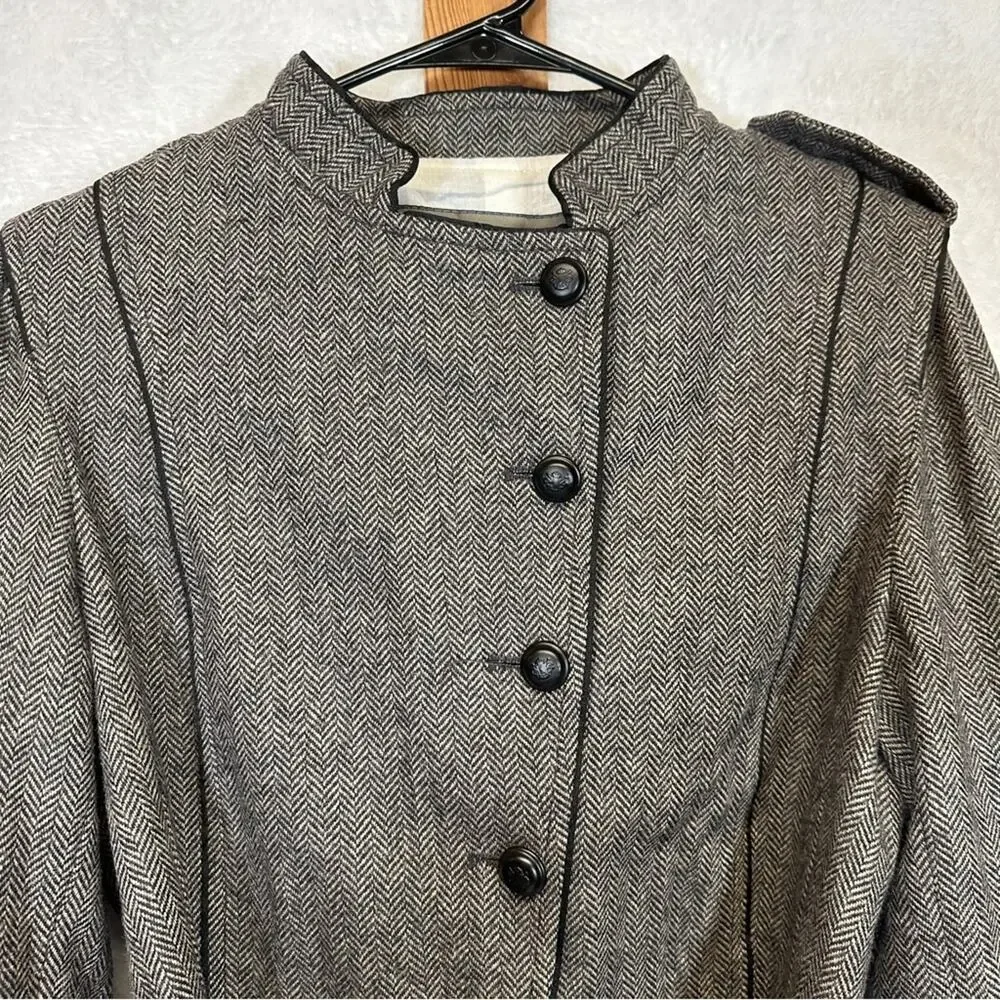Zara Black & White Long Sleeve Asymmetrical‎ Button Tie Waist Coat Size L